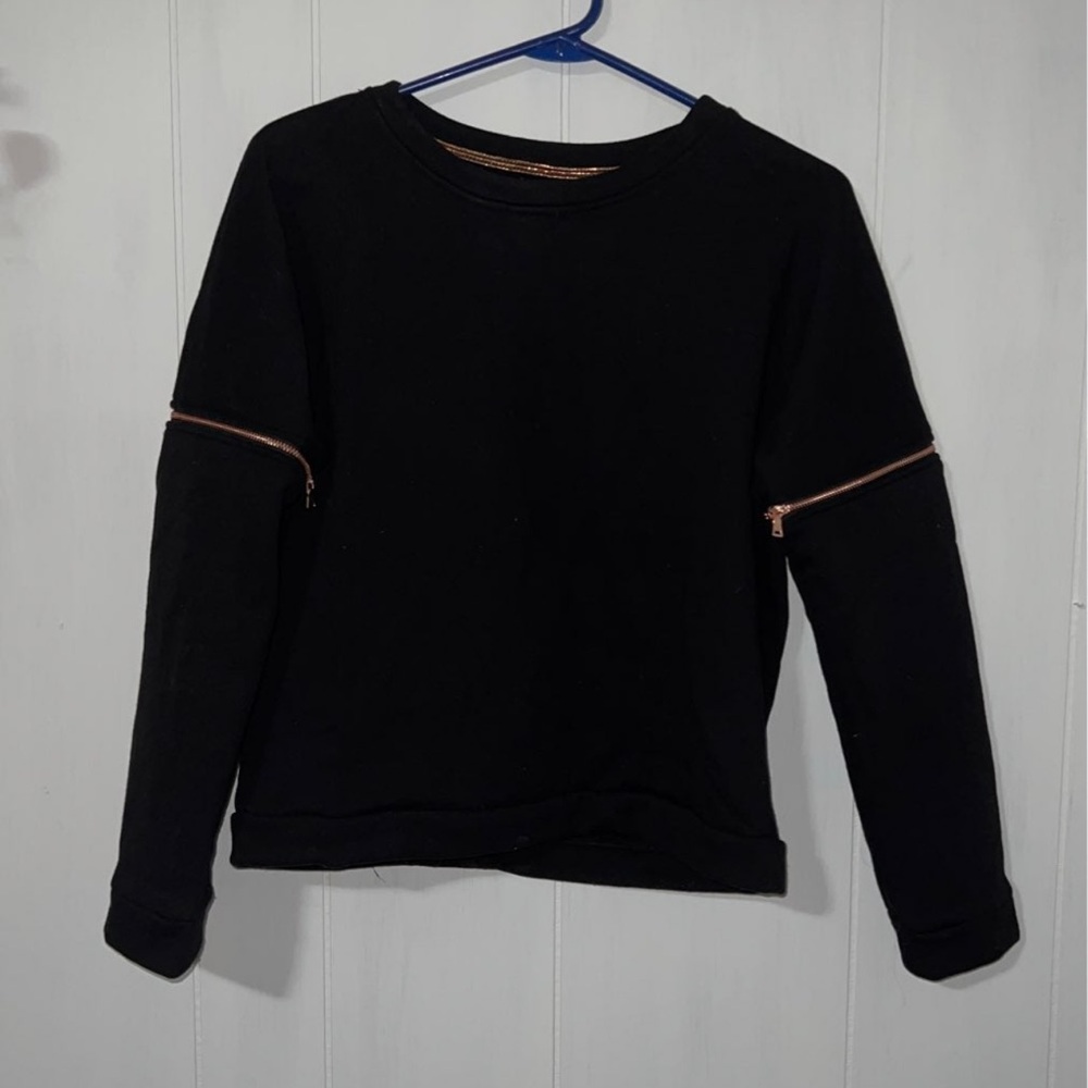 Black crewneck sweater w zippers on arms / detachable sleeves